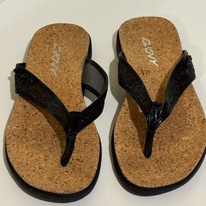 NWOT DKNY Black Bling Flip Flops sandals size 8